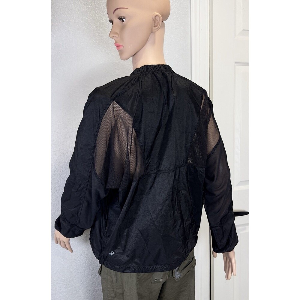 Lululemon With the Breeze Jacket 6 Black Mesh Glyde Windbreaker Cinch Hem - Picture 4 of 14